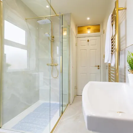 Holiday home Emerald Terrace With Hot Tub Scarborough